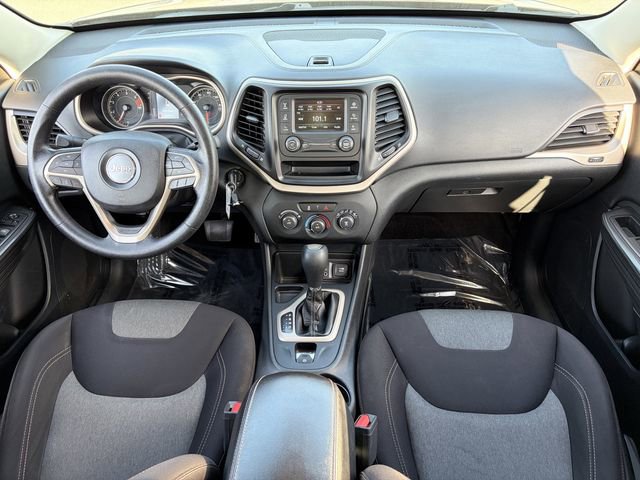 Used 2016 Jeep Cherokee Sport image 23