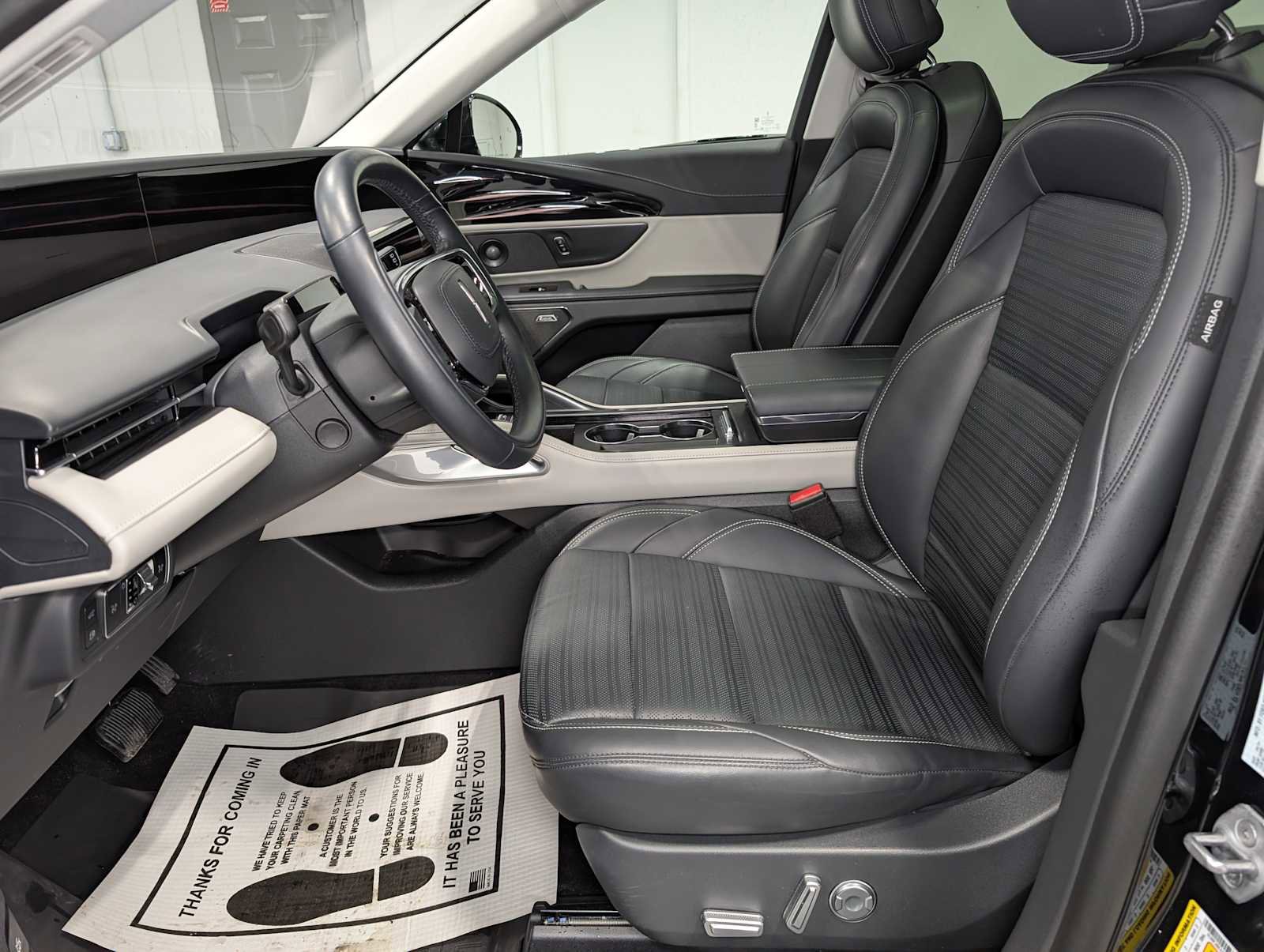 Certified 2025 Lincoln Nautilus Reserve image 4