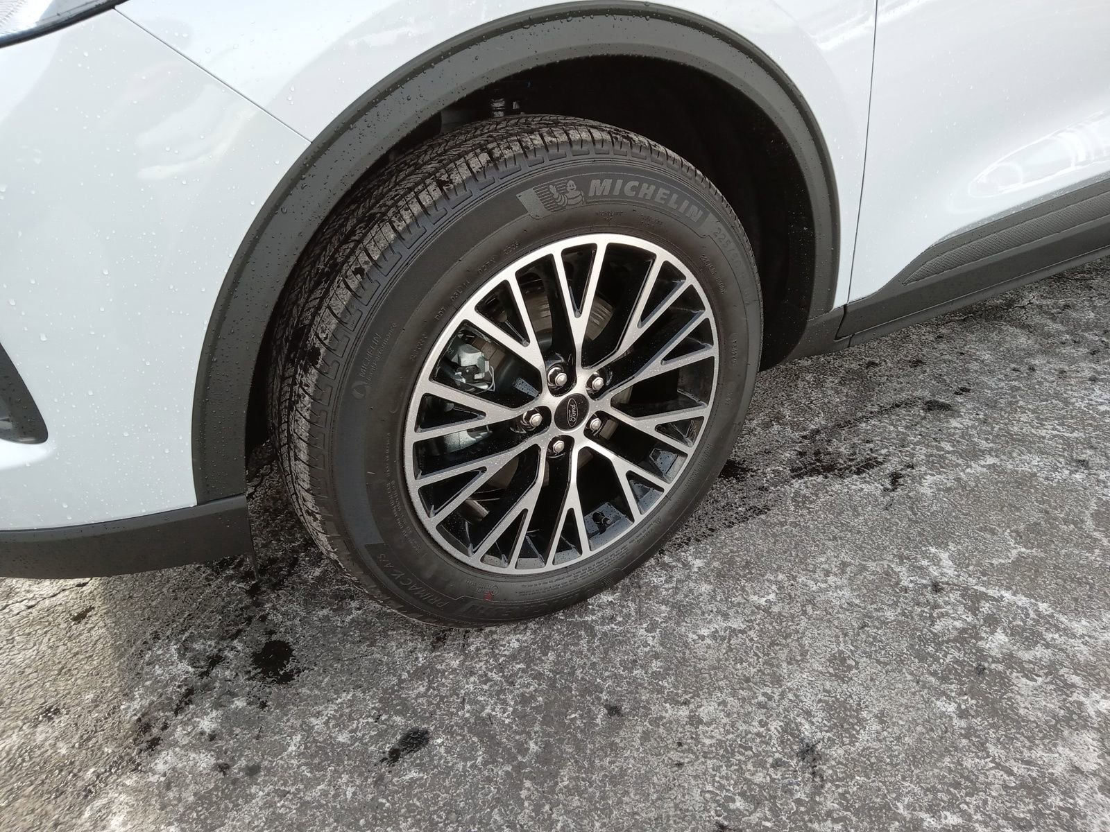 Used 2025 Ford Escape SE image 6