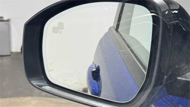 Used 2017 Land Rover Range Rover Sport SVR image 12