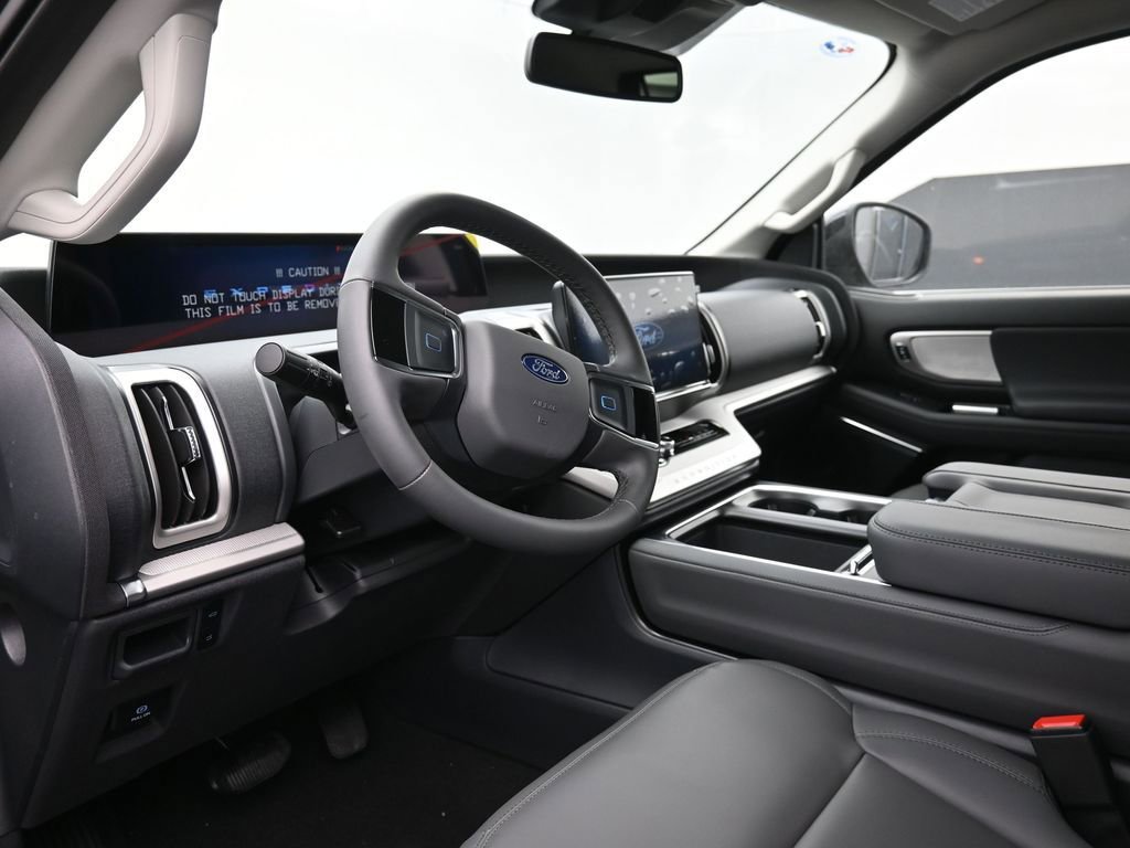 New 2026 Ford Expedition Active image 18