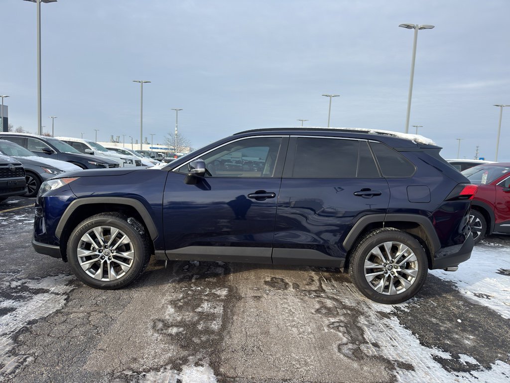 Used 2021 Toyota RAV4 XLE Premium image 6