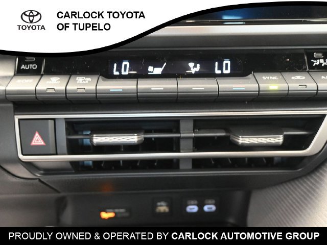 Used 2026 Toyota Camry SE w/ Convenience Package FWD image 14