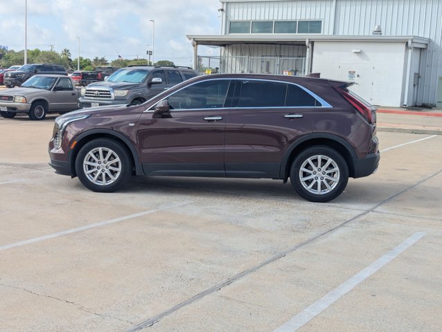Used 2022 Cadillac XT4 Luxury w/ Cold Weather Package FWD image 8