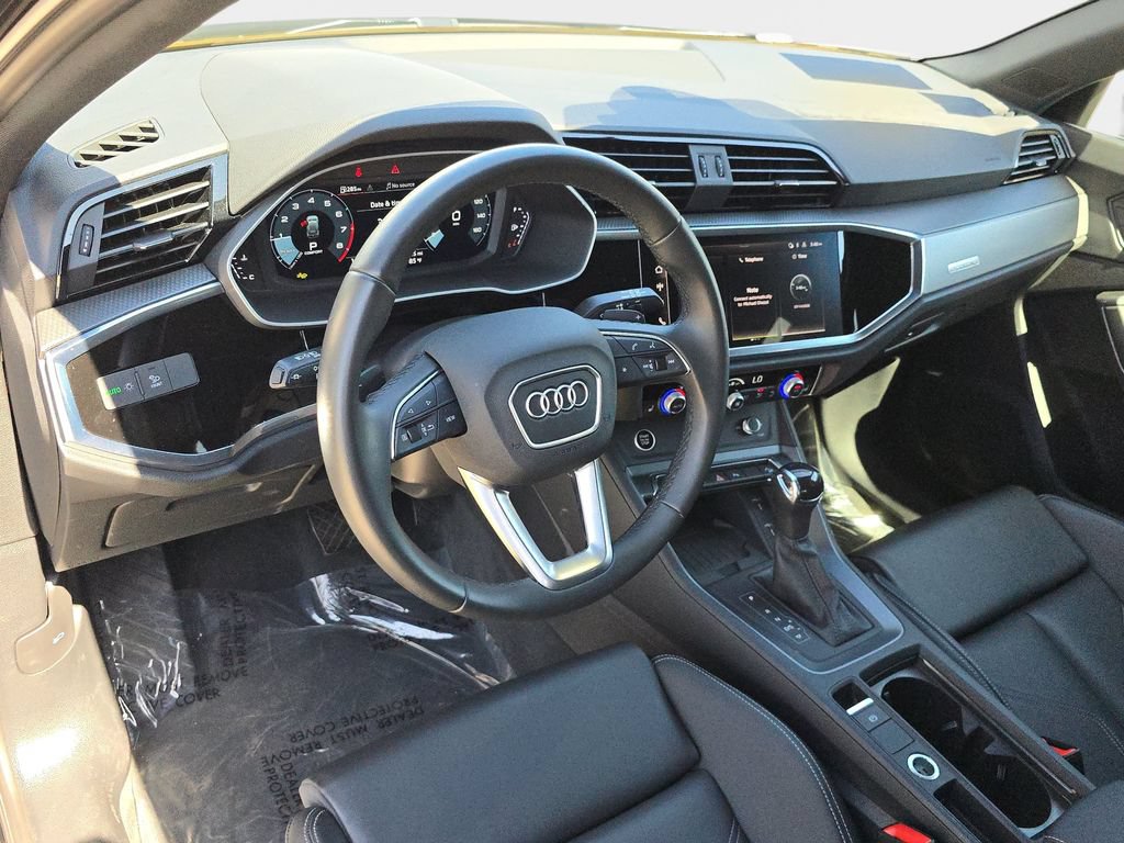 Certified 2025 Audi Q3 2.0T Premium w/ Convenience Package AWD/4WD image 16