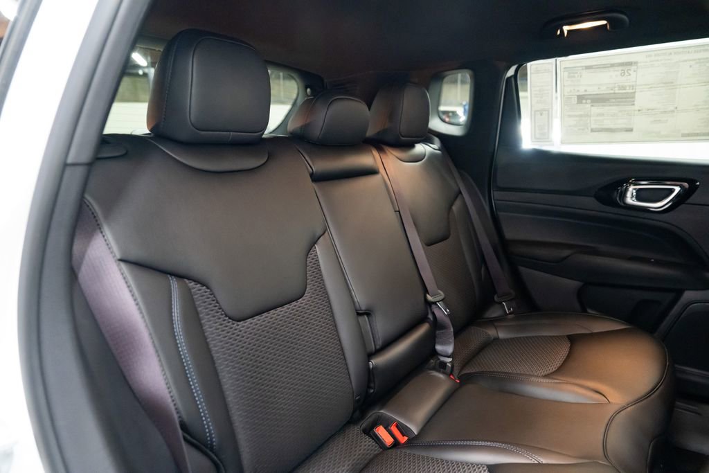 New 2026 Jeep Compass Latitude image 30