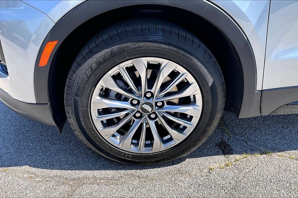 Used 2025 Cadillac XT4 Premium Luxury AWD/4WD image 11