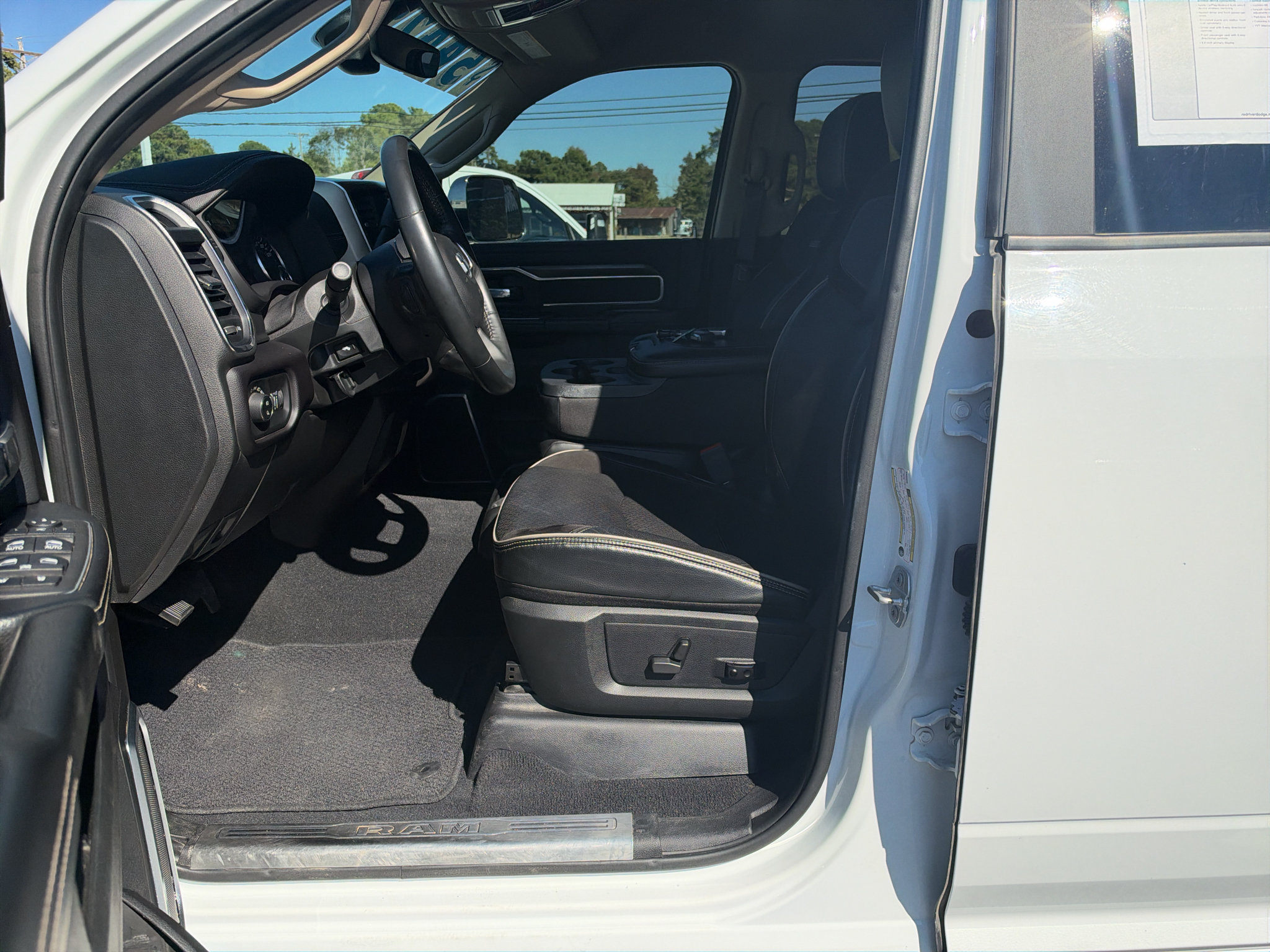 Used 2022 RAM 2500 Laramie AWD/4WD image 19