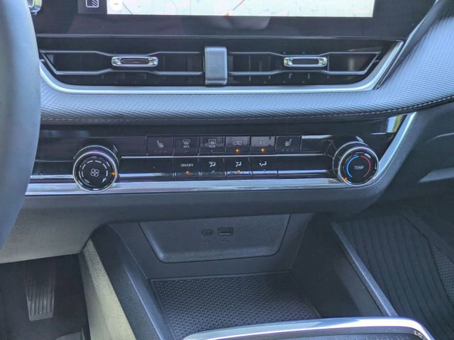 New 2026 Chevrolet Equinox LT FWD image 18