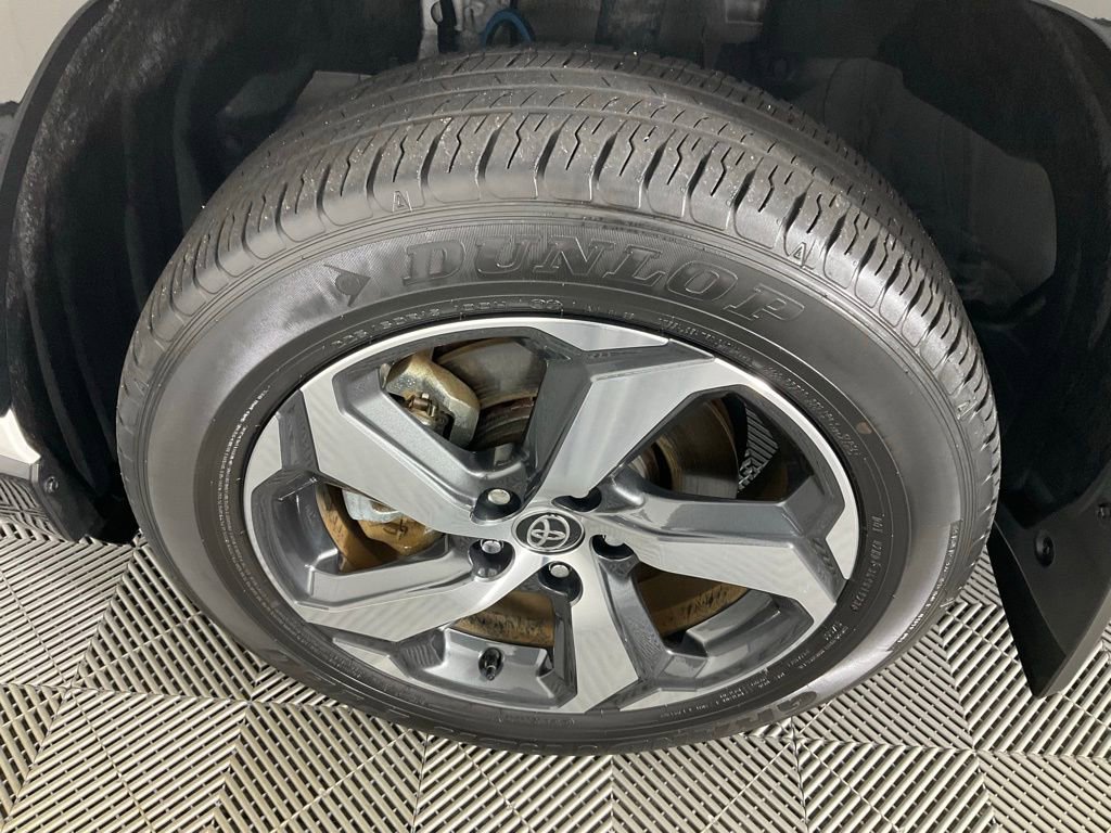 Used 2023 Toyota RAV4 SE image 9