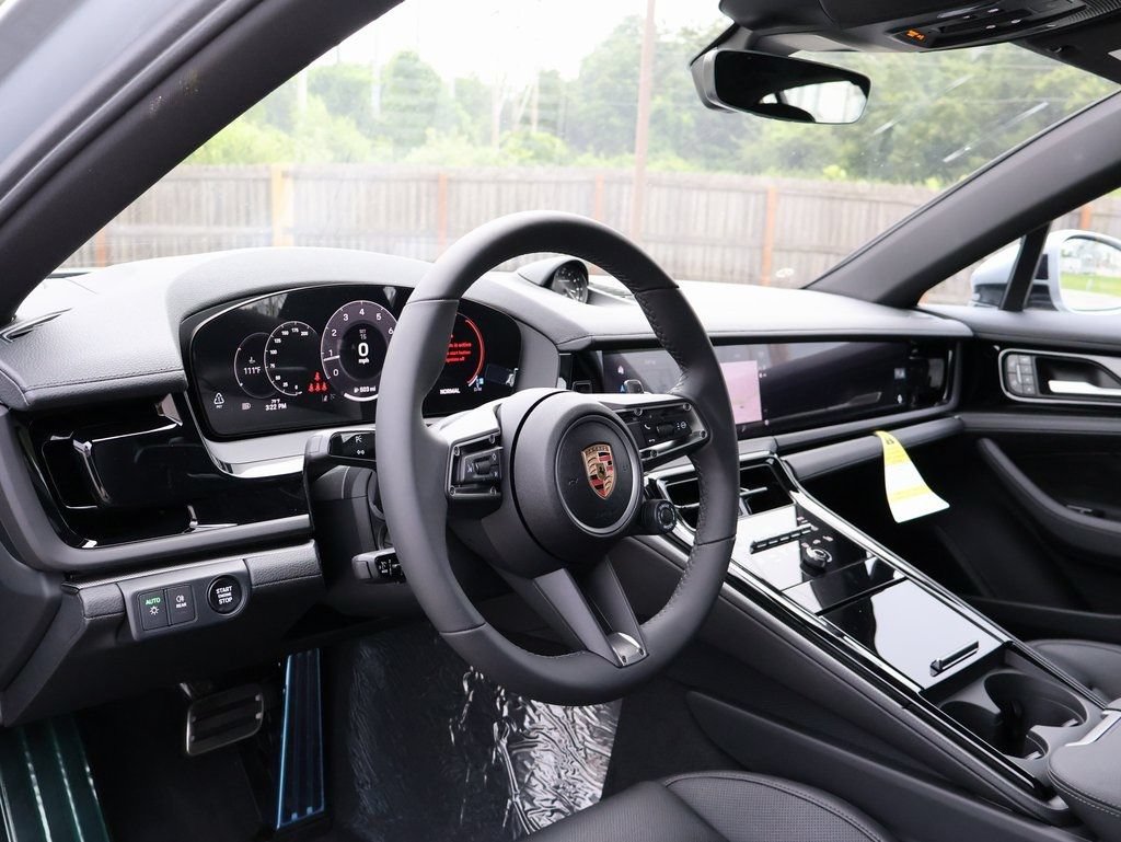 Certified 2025 Porsche Panamera 4 AWD/4WD image 4
