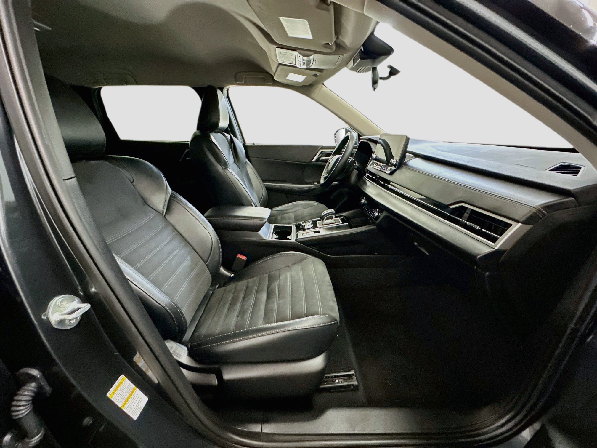 Used 2024 Mitsubishi Outlander SE AWD/4WD image 33