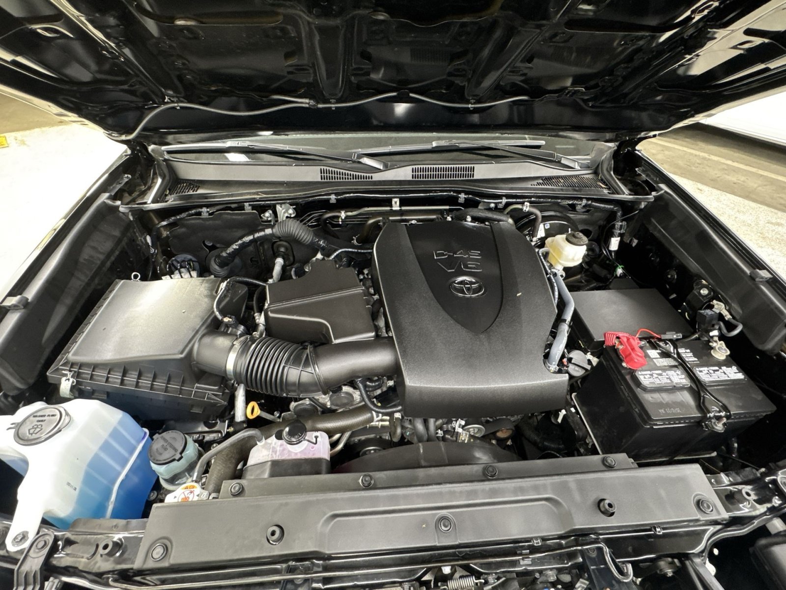 Used 2023 Toyota Tacoma SR5 AWD/4WD image 40