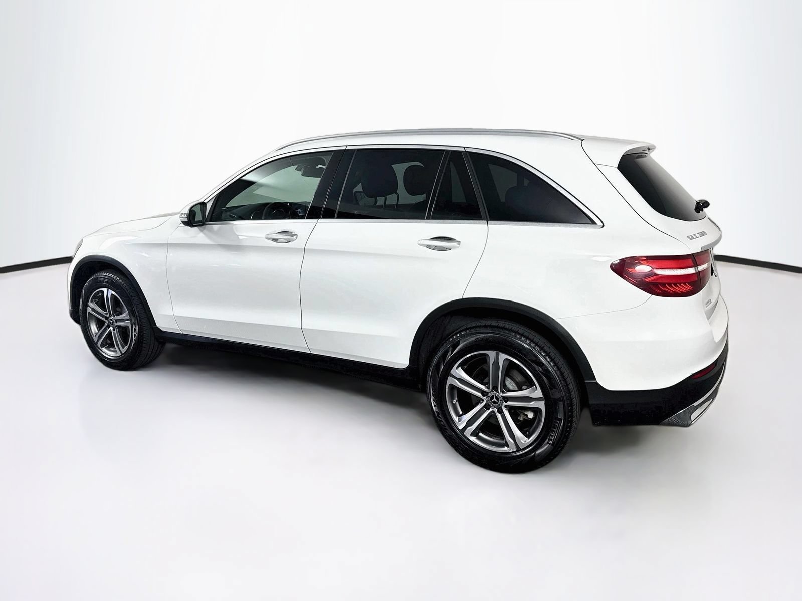 Used 2019 Mercedes-Benz GLC 300 4MATIC image 5