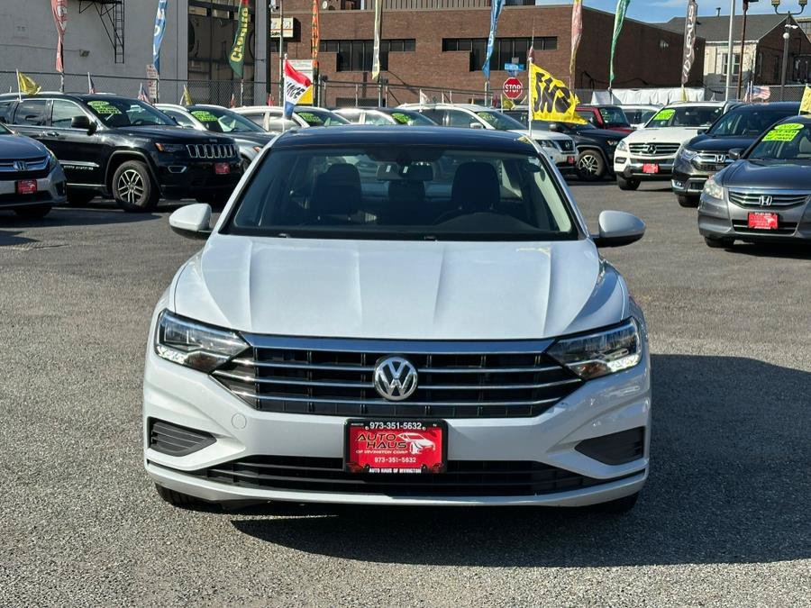 Used 2019 Volkswagen Jetta SE w/ Cold Weather Package FWD image 2