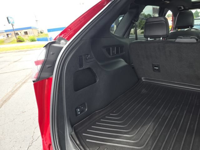 Used 2024 Ford Edge ST w/ Equipment Group 401A AWD/4WD image 33