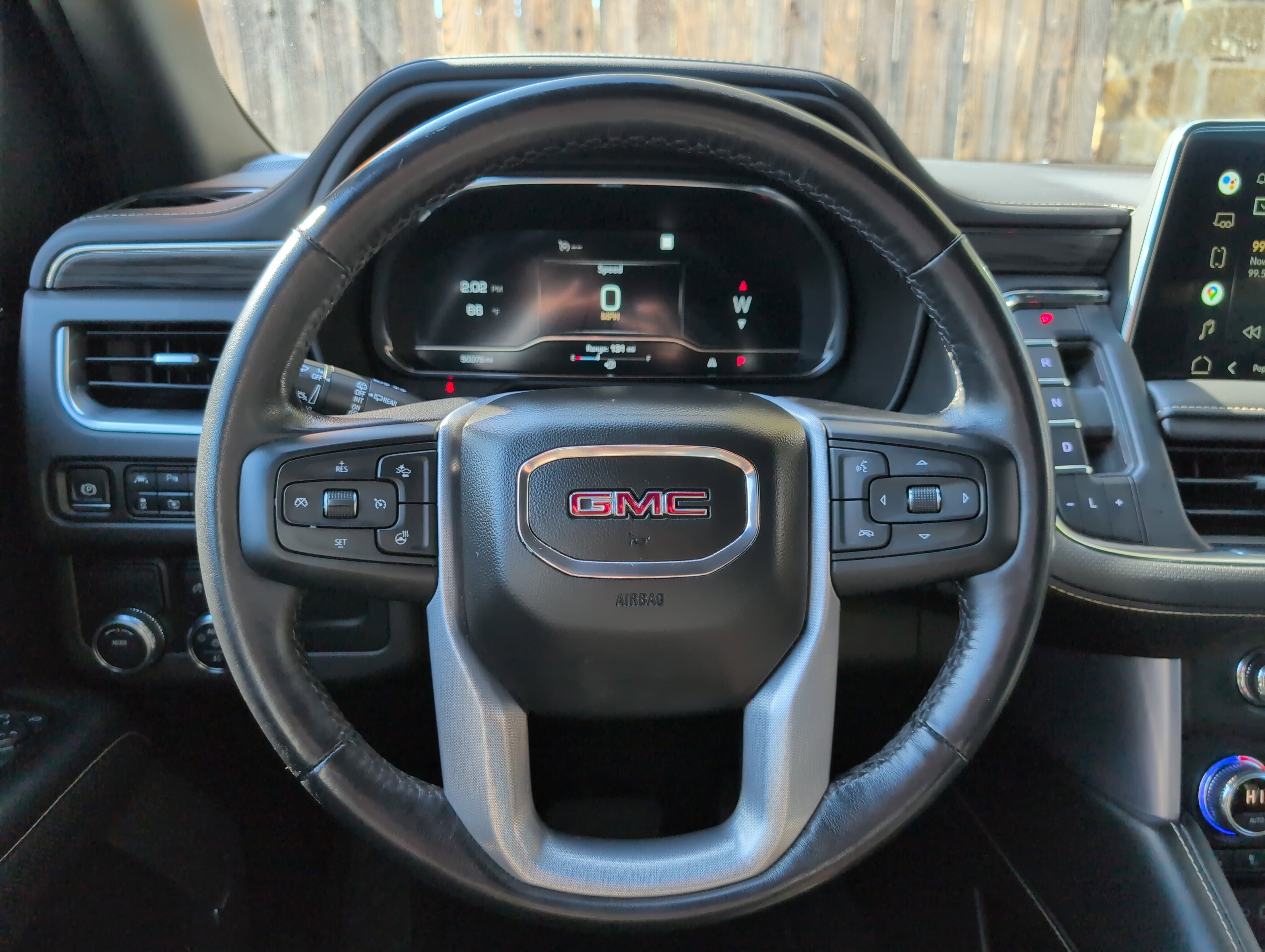 Used 2022 GMC Yukon SLT w/ SLT Premium Package image 10