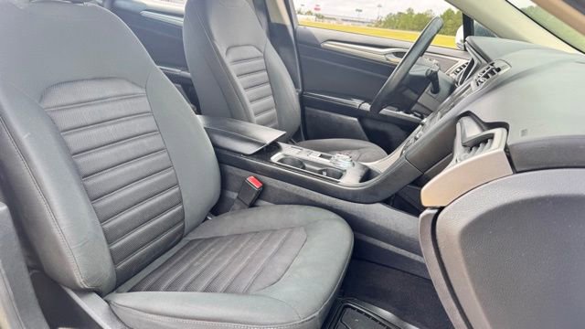 Used 2019 Ford Fusion SE image 16
