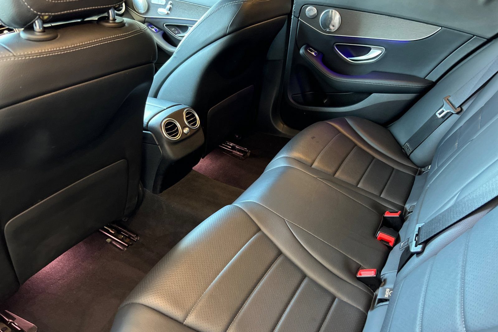 Used 2019 Mercedes-Benz C 300 Sedan w/ Premium Package image 4