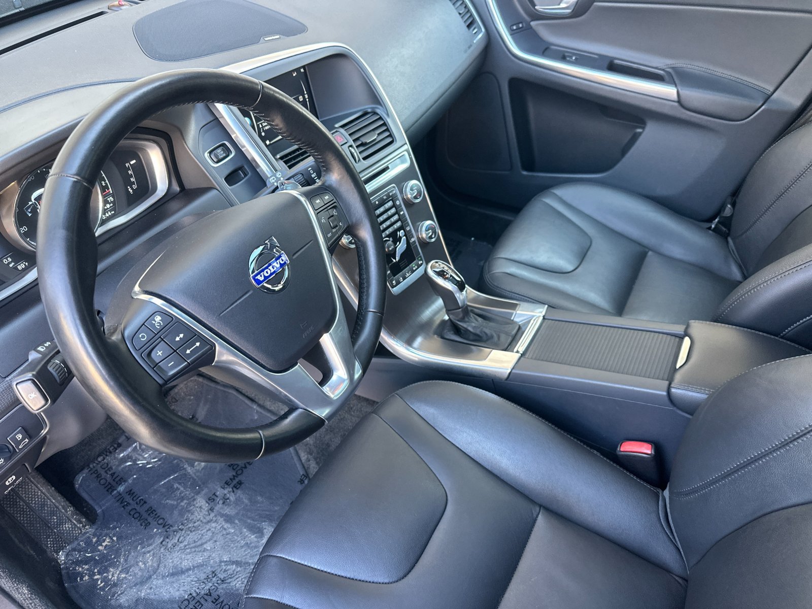 Used 2015 Volvo XC60 T6 Platinum AWD/4WD image 10