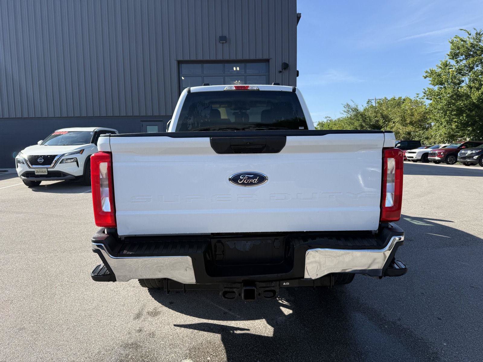 Used 2023 Ford F250 XLT w/ FX4 Off-Road Package AWD/4WD image 4