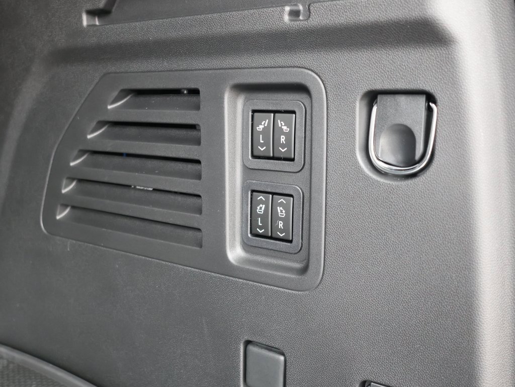 New 2026 Chevrolet Traverse RS image 33