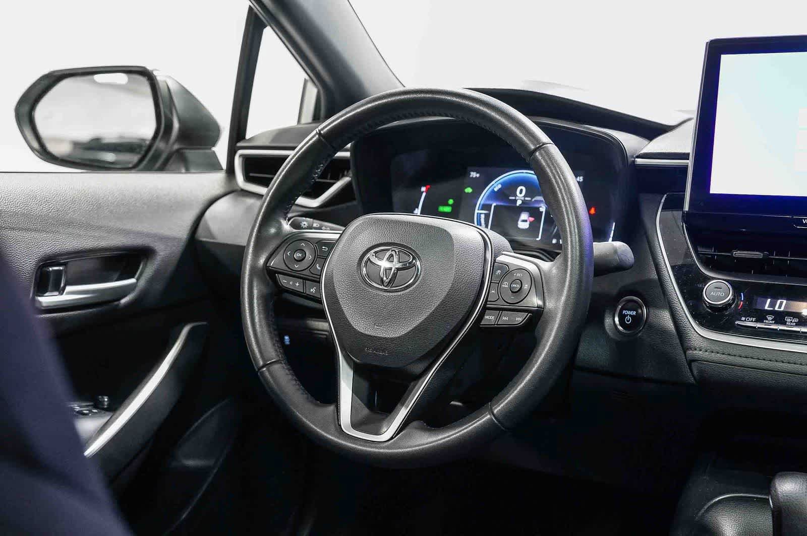 Used 2025 Toyota Corolla SE w/ SE Premium Package FWD image 15
