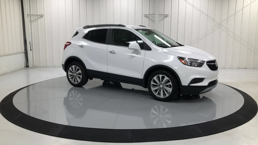 Used 2020 Buick Encore Preferred FWD image 2