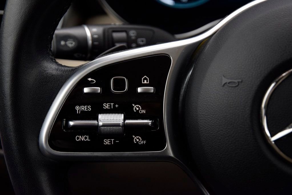 Used 2022 Mercedes-Benz GLC 300 image 23