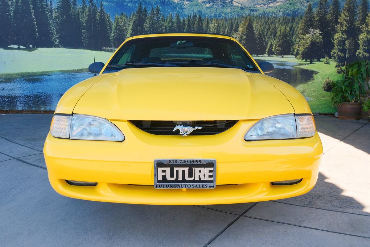 Used 1995 Ford Mustang GT RWD image 2