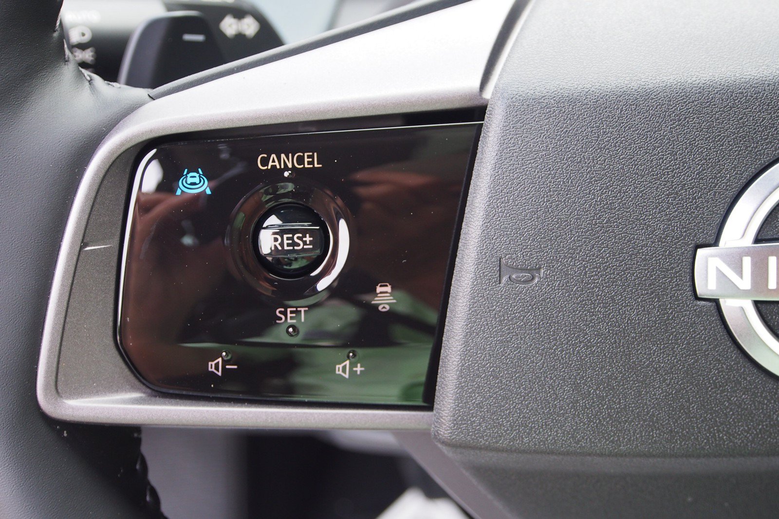 New 2026 Nissan Leaf Platinum+ FWD image 21