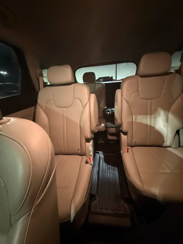 Certified 2024 Kia Sorento EX image 11