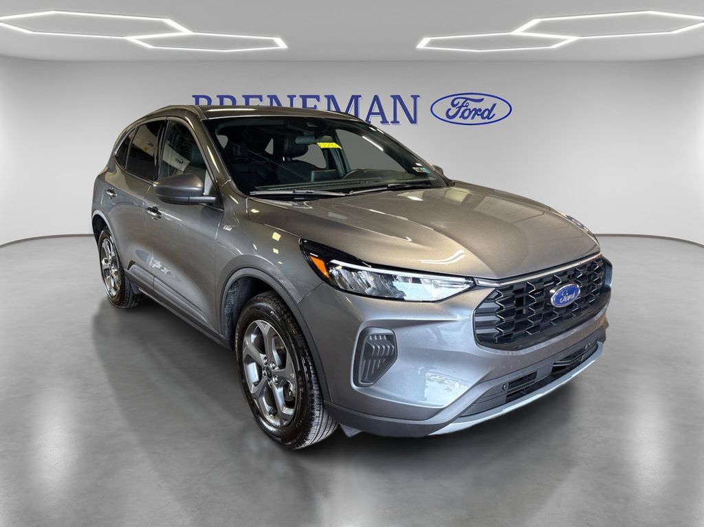 Certified 2025 Ford Escape ST-Line AWD/4WD image 3