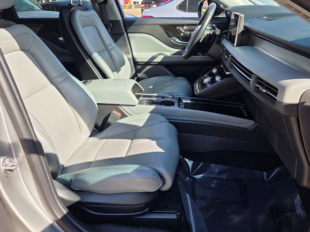 Used 2022 Lincoln Corsair Reserve w/ Equipment Group 201A image 20