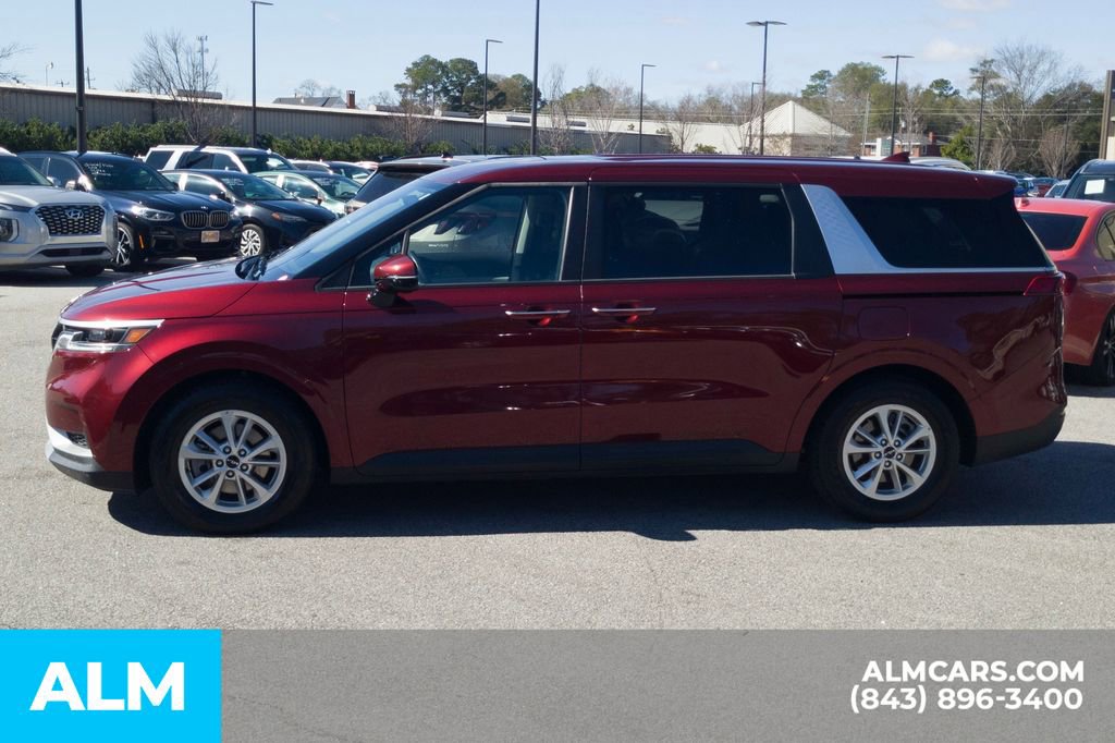 Used 2024 Kia Carnival LX image 10