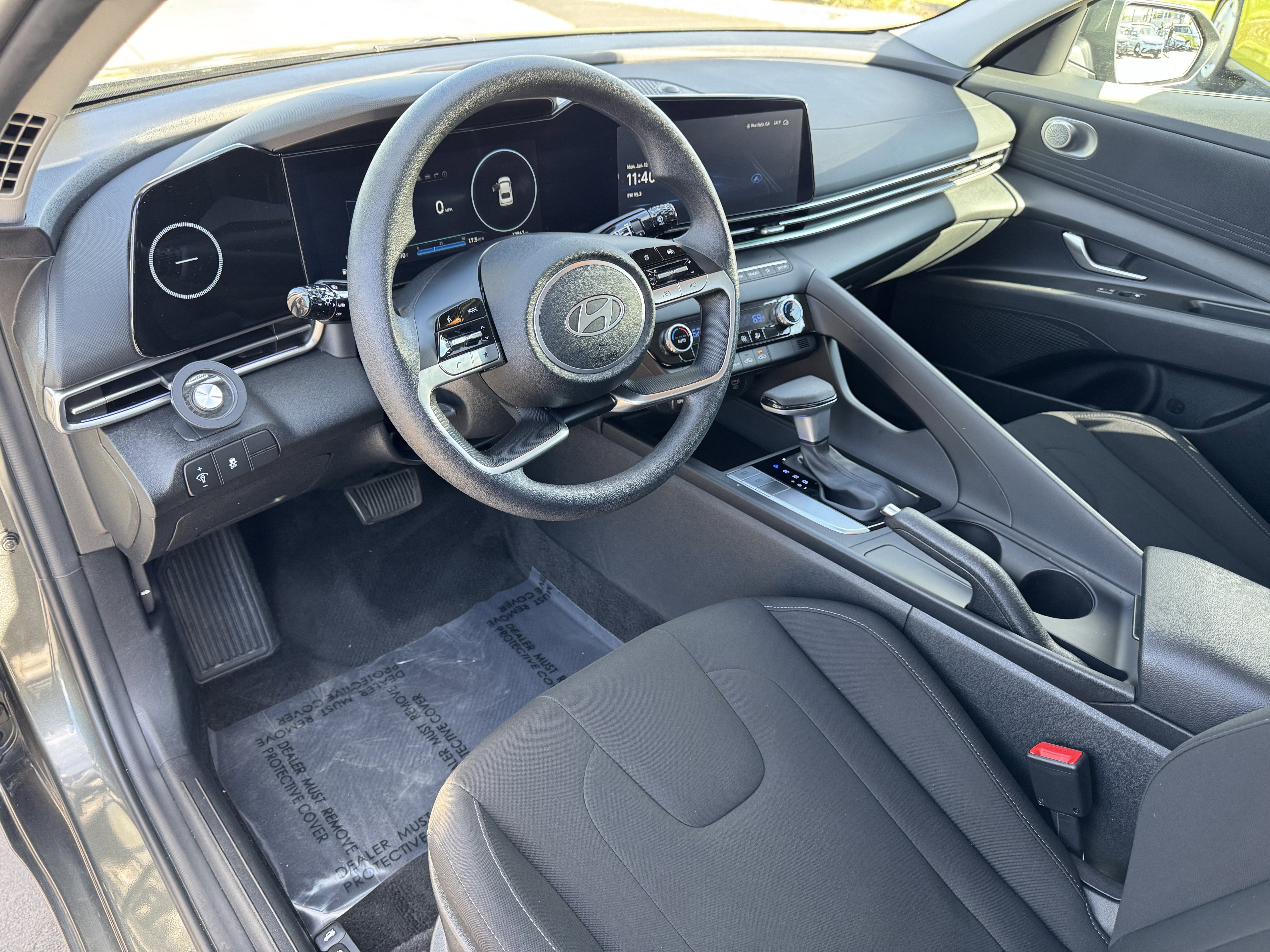 Used 2024 Hyundai Elantra SEL image 17