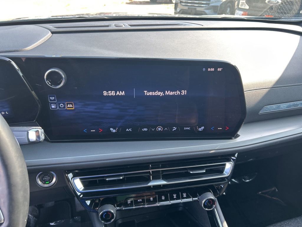 Used 2024 Chevrolet Traverse LT w/ Trailering Package image 19