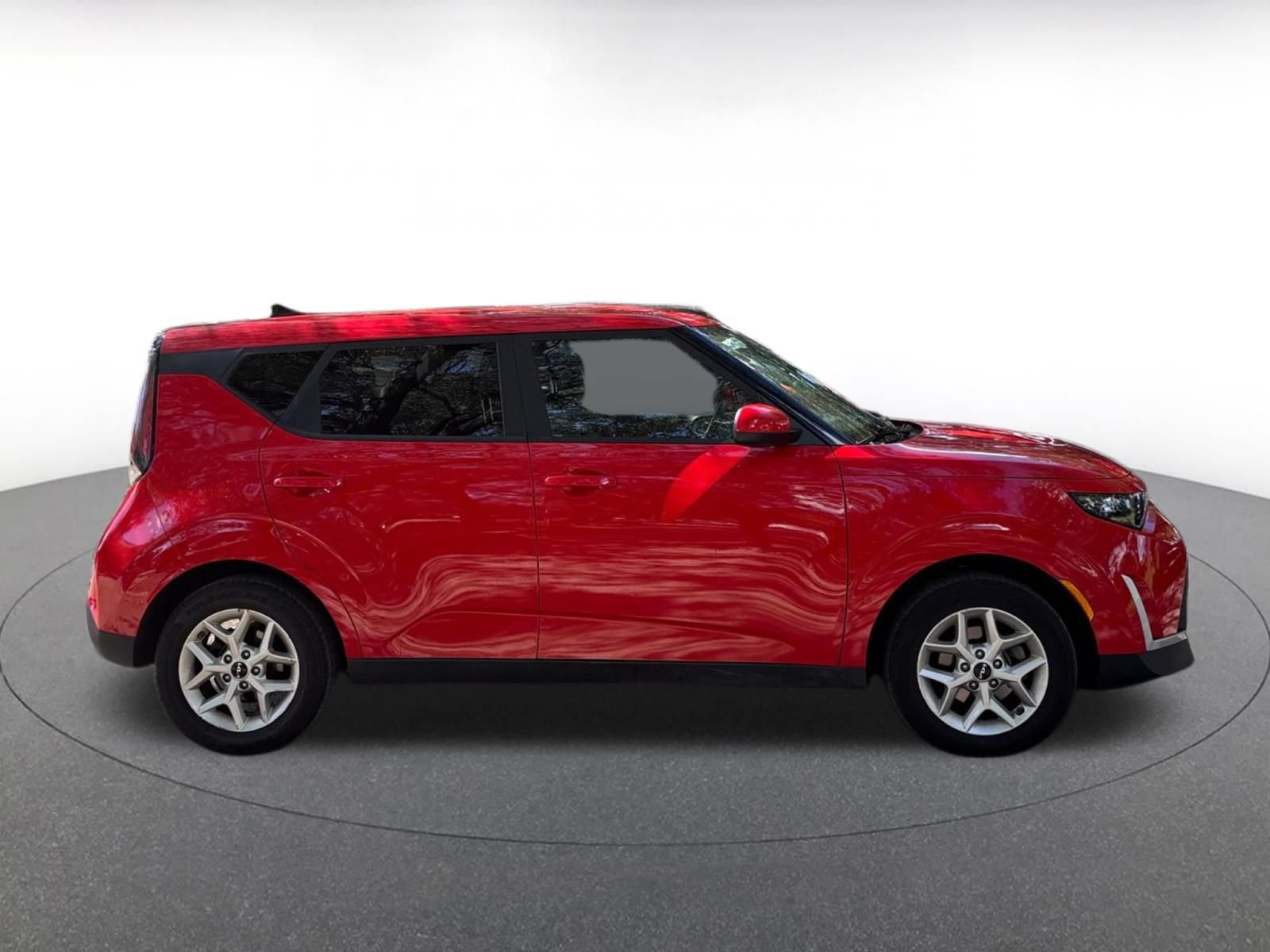 Used 2025 Kia Soul LX w/ LX Technology Package FWD image 13