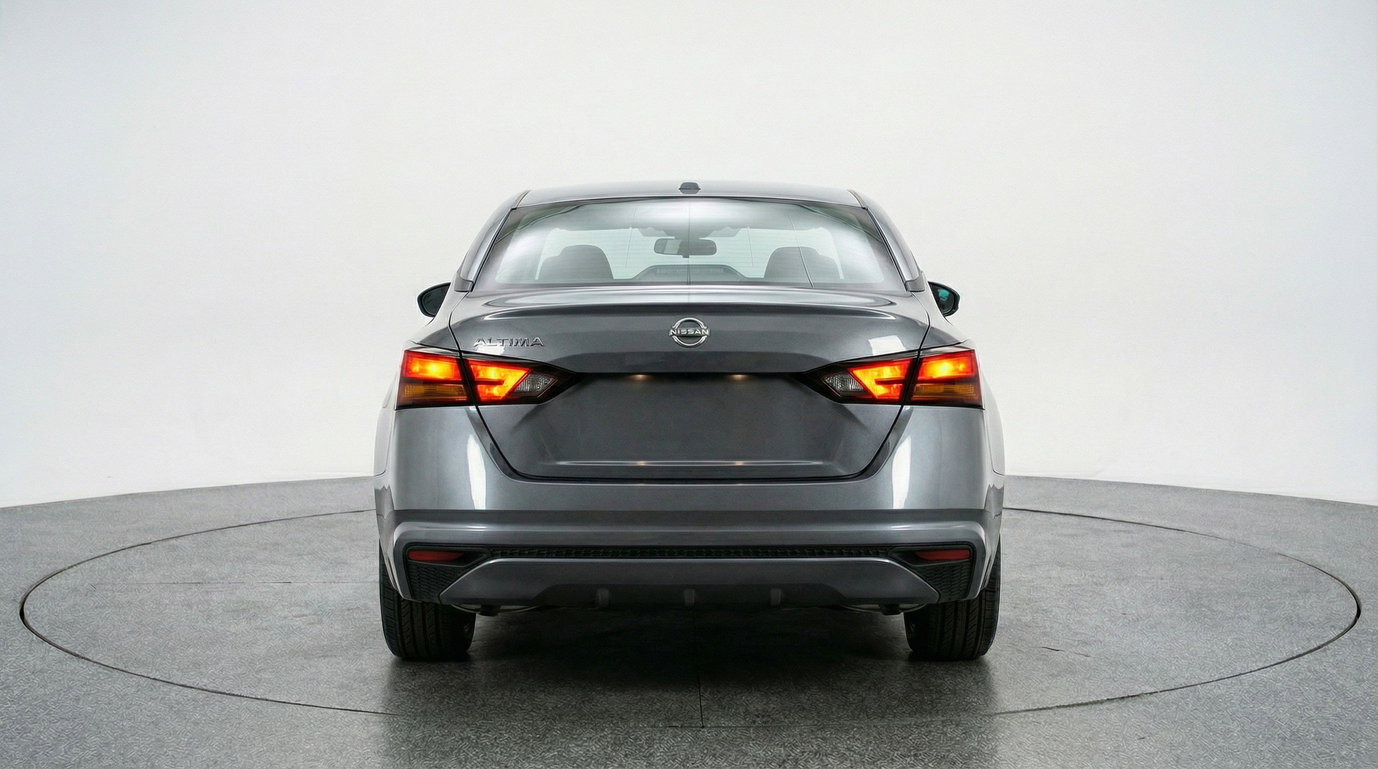 Used 2025 Nissan Altima 2.5 SV FWD image 7