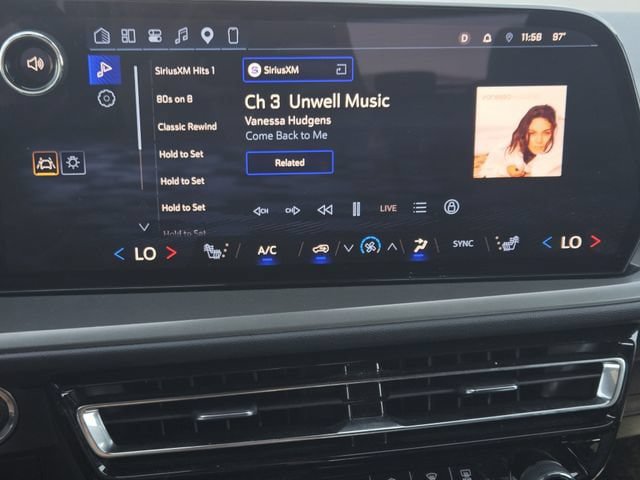 Used 2026 Chevrolet Traverse LT FWD image 16