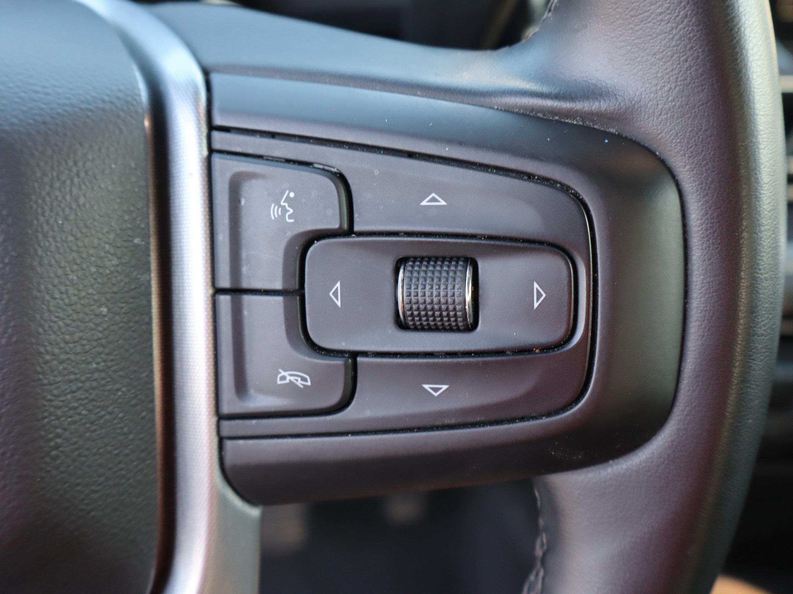 Used 2025 GMC Sierra 1500 SLT AWD/4WD image 22