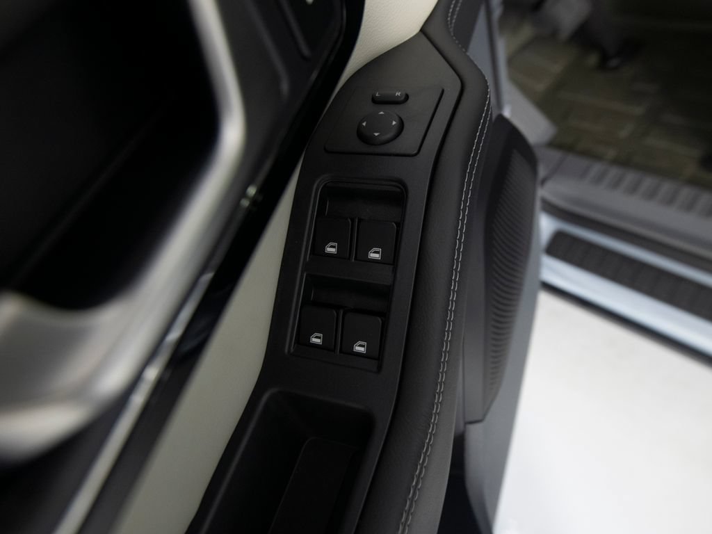 Used 2025 INEOS Grenadier AWD/4WD image 12
