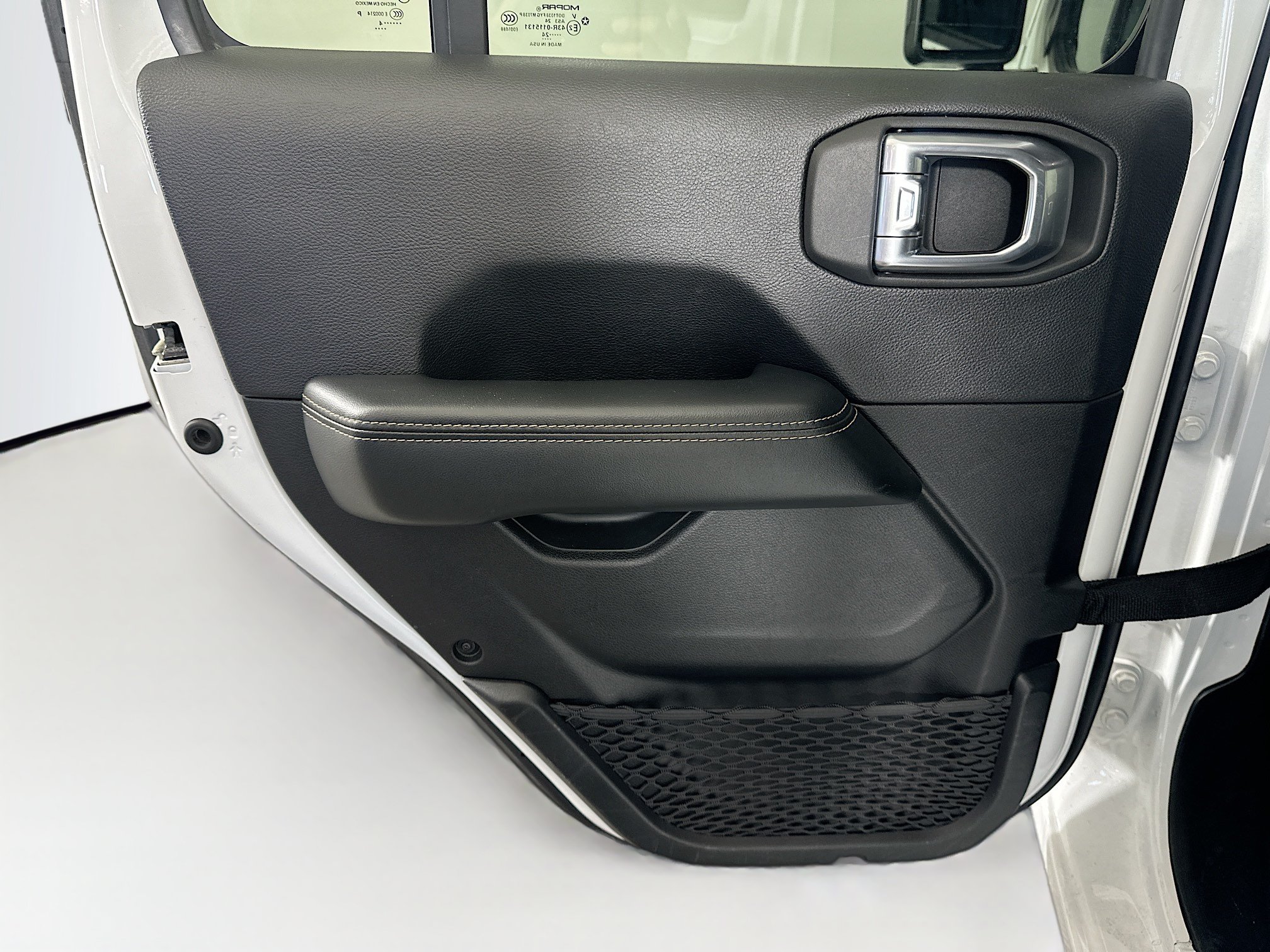 Used 2024 Jeep Wrangler Unlimited Sahara AWD/4WD image 24