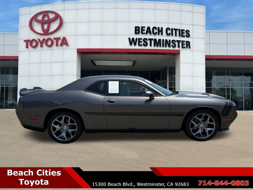 Used 2017 Dodge Challenger SXT w/ Cold Weather Group RWD image 13
