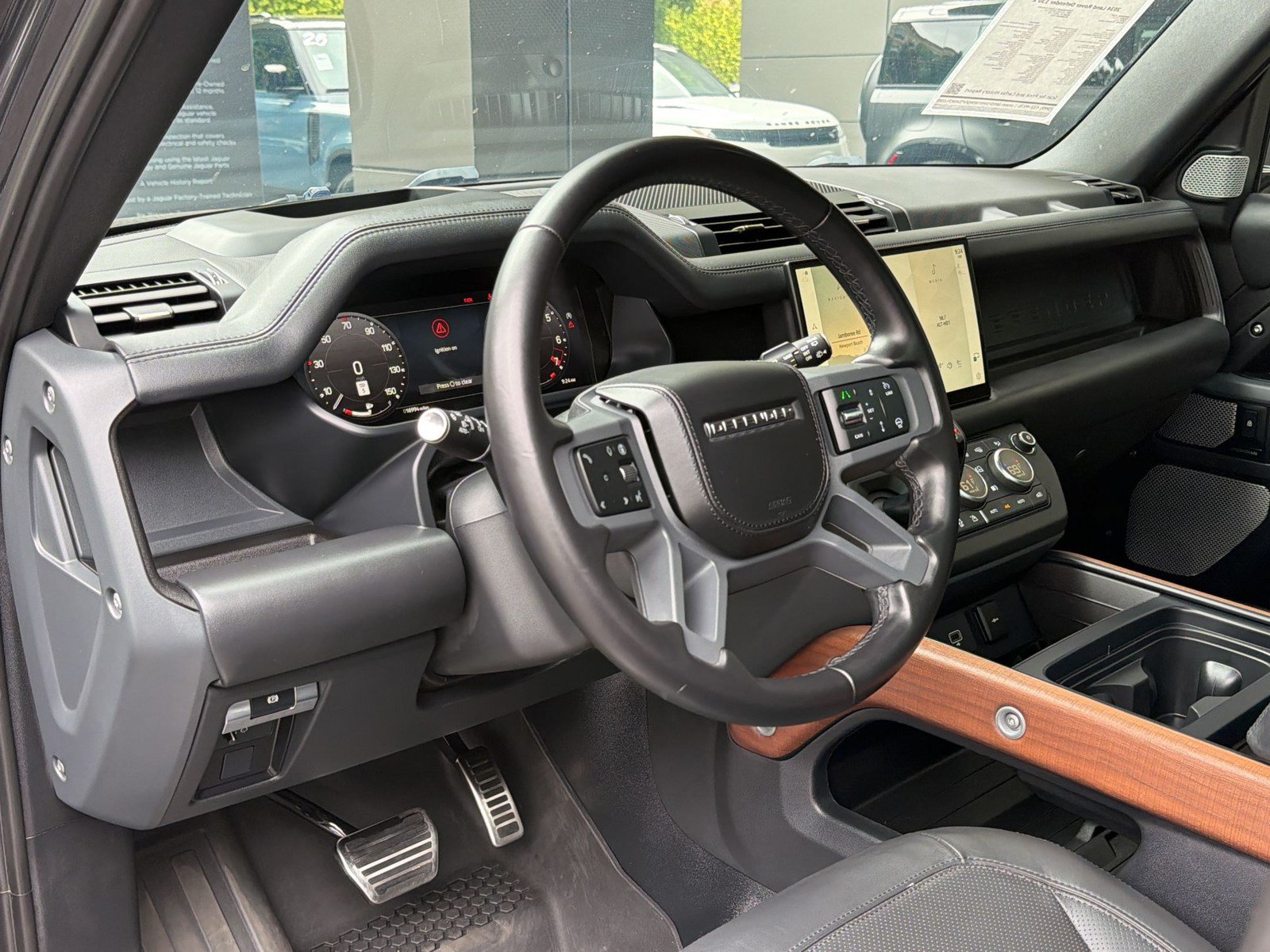 Used 2024 Land Rover Defender 130 X AWD/4WD image 4