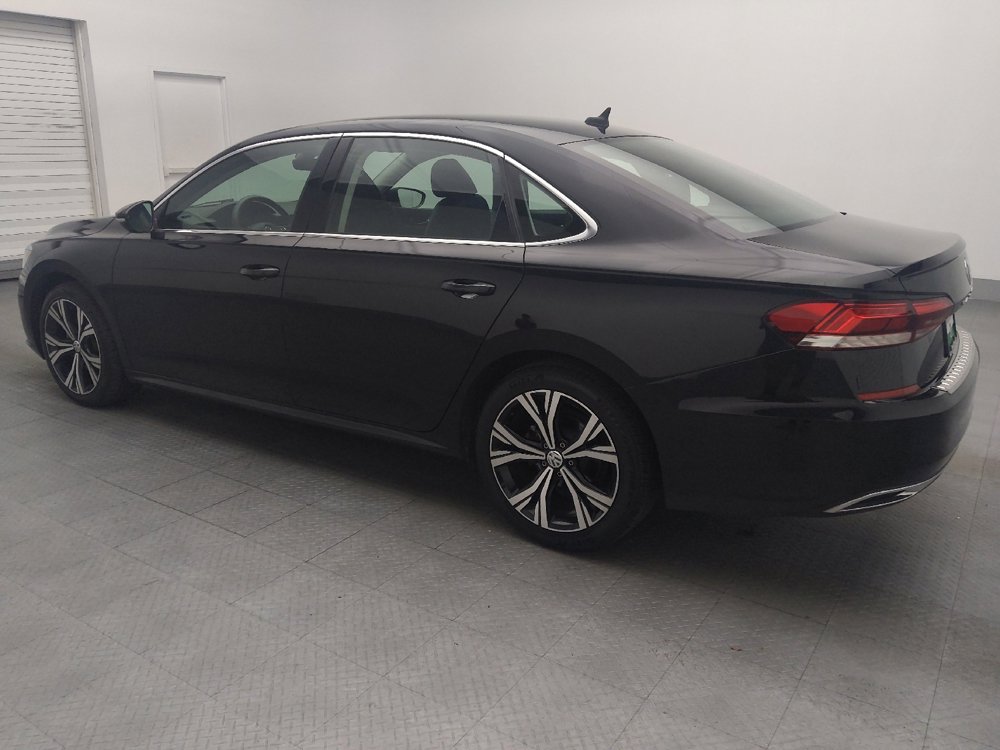 Used 2022 Volkswagen Passat 2.0T SE image 3