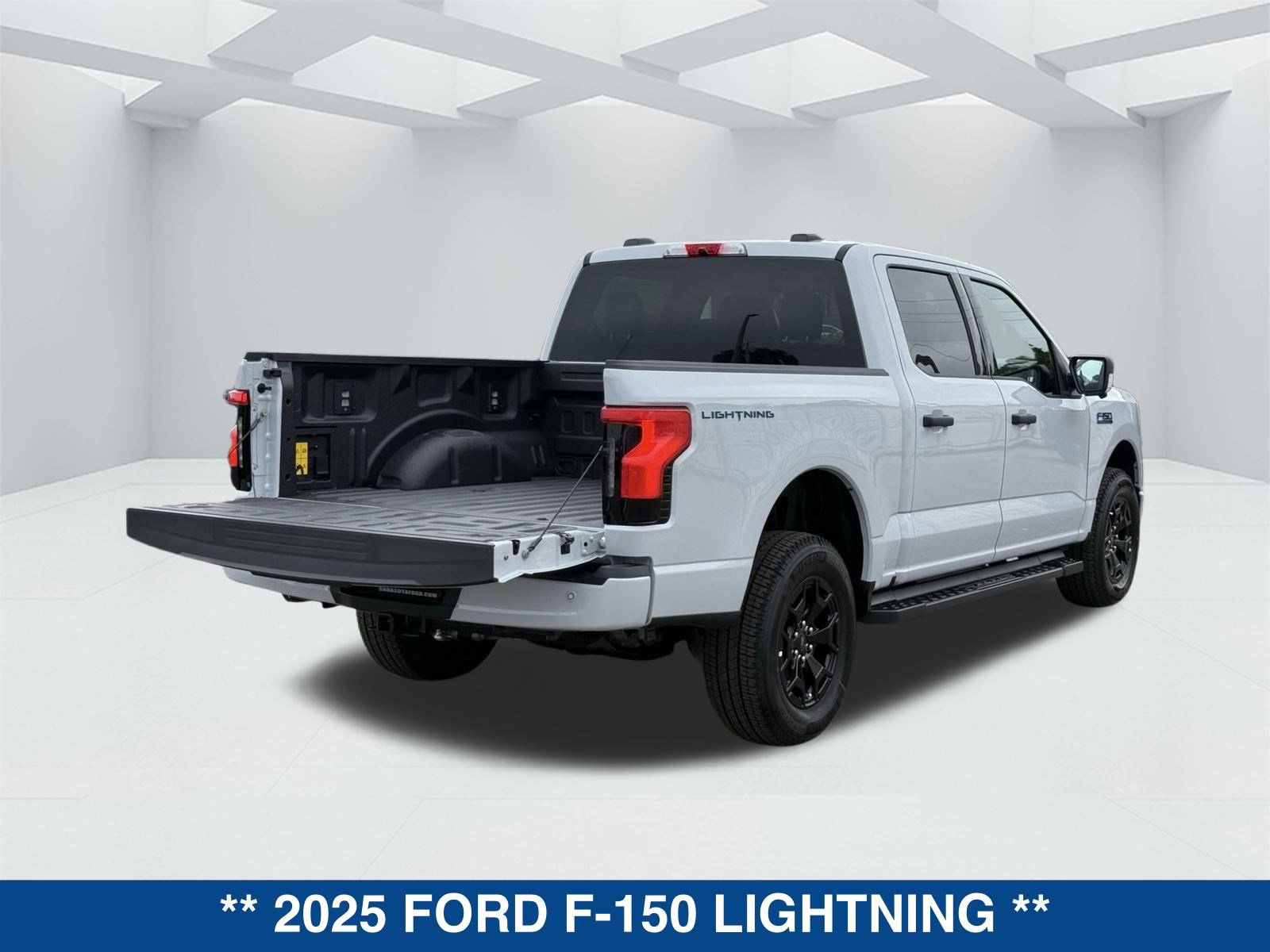 New 2025 Ford F150 Lightning XLT image 14