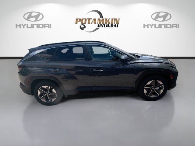 New 2026 Hyundai Tucson SEL Plus w/ Tow & Go Package FWD image 4
