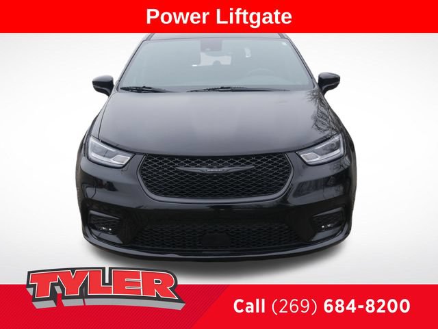 Used 2025 Chrysler Pacifica Limited FWD image 2