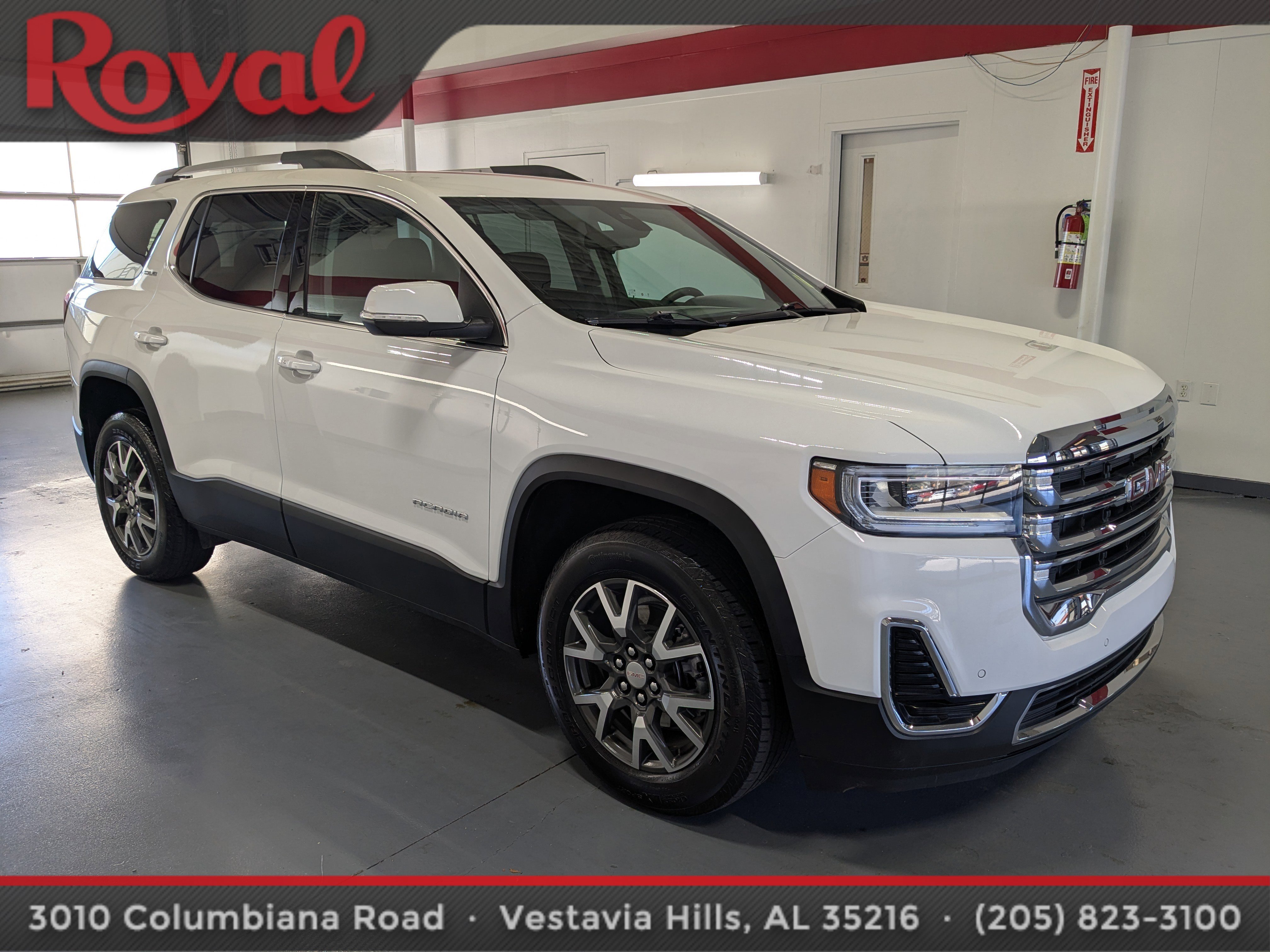 Used 2021 GMC Acadia SLE w/ Driver Convenience Package image 5